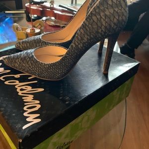 Jessica Simpson pumps